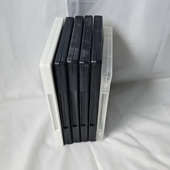 Lot of EMPTY Video Game Cases- Playstation 2, Playstation 3, Wii